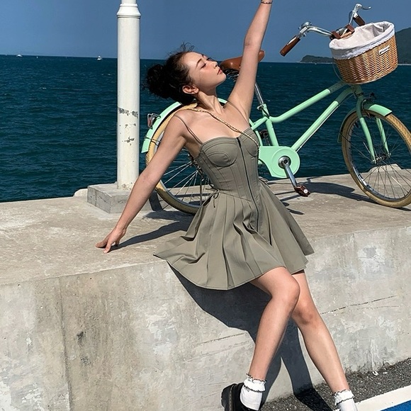 Dress - Picture 2 of 2